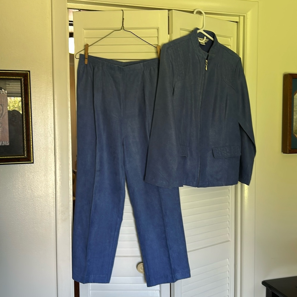 Women’s Vintage Drapers & Damon’s Royal Blue Pantsuit 2 piece size medium